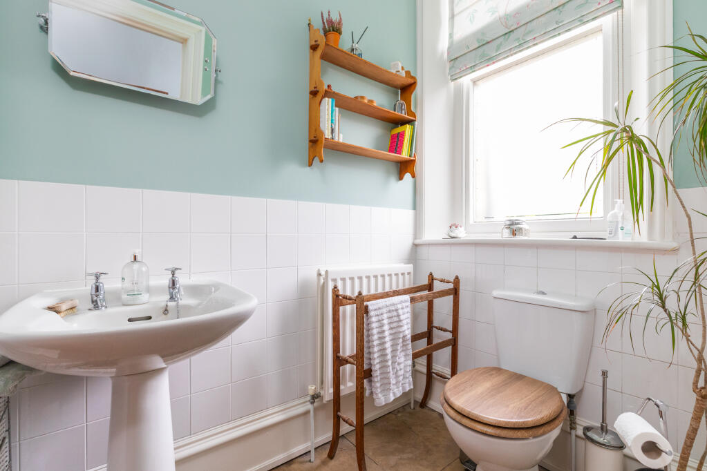 Additional property image - Hall Bank Drive, Bingley, West Yorkshire, BD16