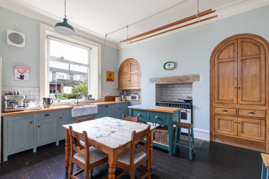 Additional property image - Hall Bank Drive, Bingley, West Yorkshire, BD16