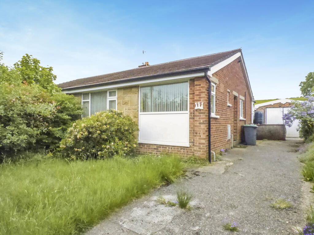 2 bedroom bungalow for sale in March Cote Lane, Cottingley, Bingley