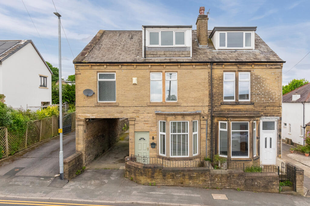4 bedroom semidetached house for sale in Otley Road, Eldwick, Bingley