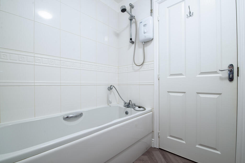 Additional property image - Swan Avenue, Gilstead, Bingley, West Yorkshire, BD16