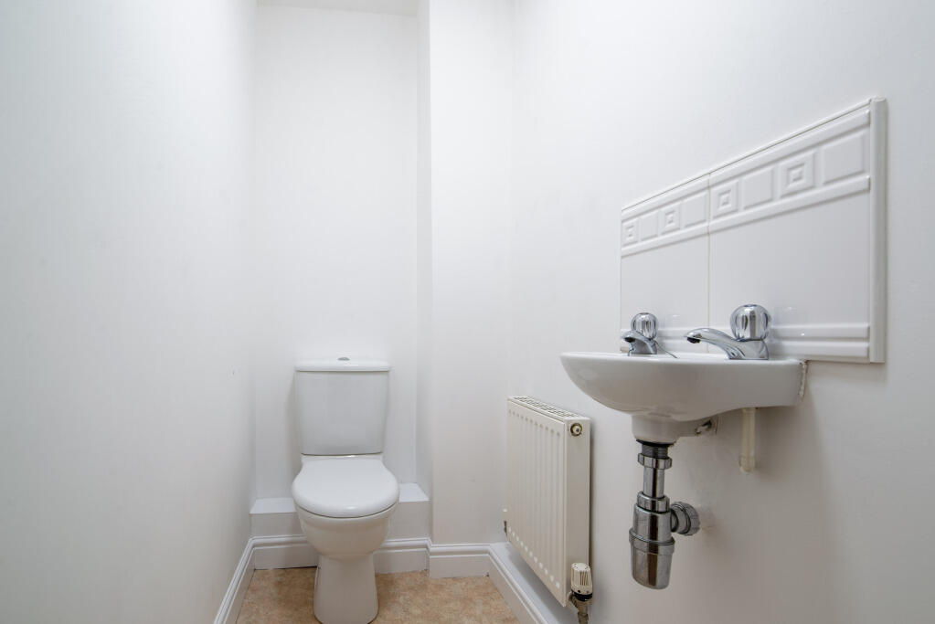 Additional property image - Swan Avenue, Gilstead, Bingley, West Yorkshire, BD16