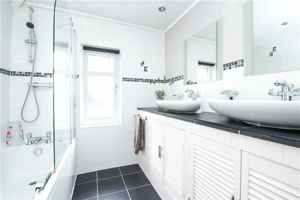 Additional property image - Villa Road, Bingley, West Yorkshire, BD16