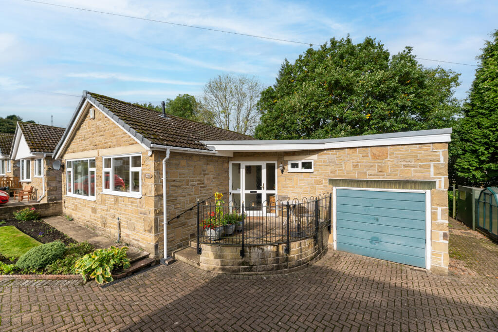 3 bedroom bungalow for sale in Midgeham Grove, Harden, Bingley, West