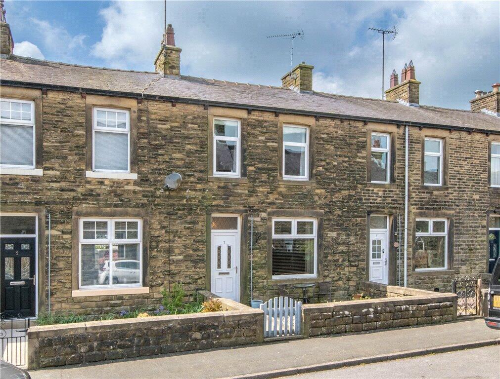 3 bedroom terraced house for sale in Thorndale Street, Hellifield
