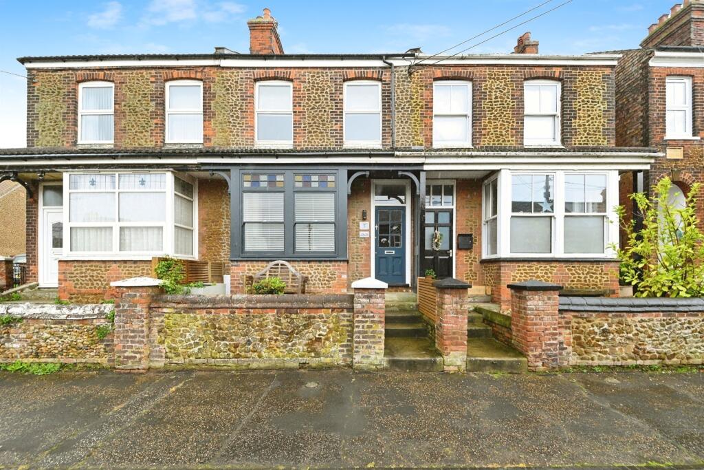 3 bedroom terraced house for sale in Crescent Road, Hunstanton, PE36