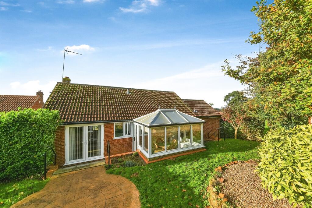 4 bedroom detached bungalow for sale in Tudor Way, Dersingham, KING'S