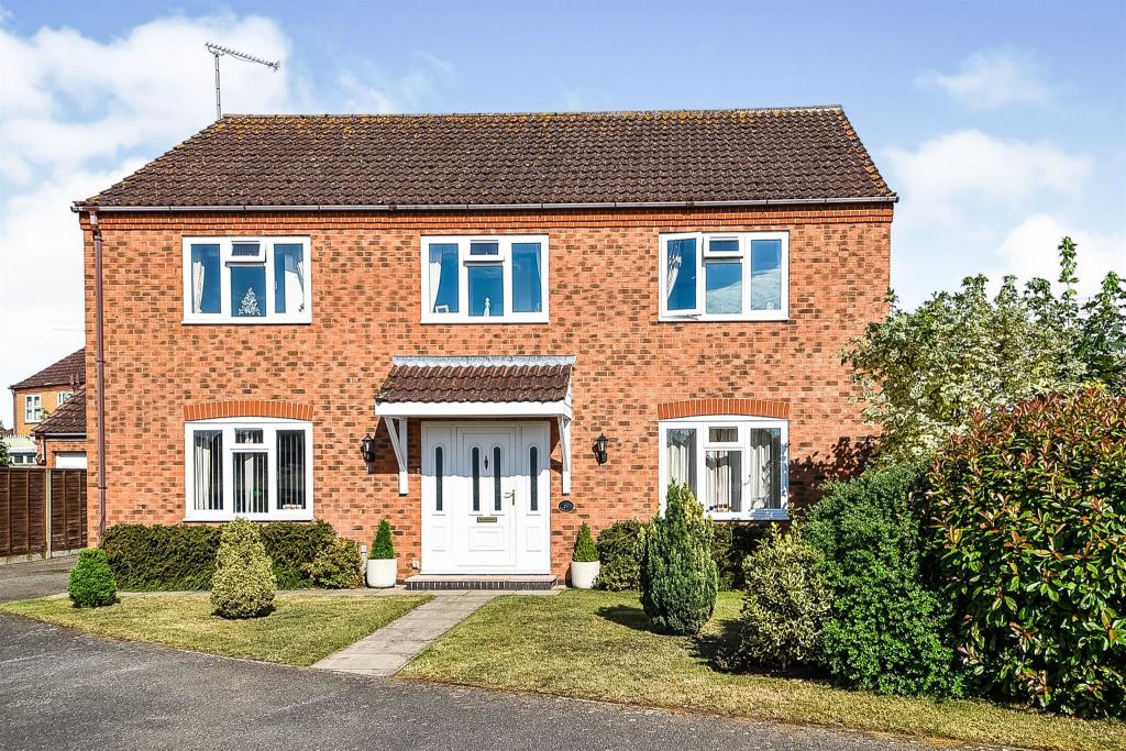 4 bedroom detached house for sale in Stanton Road, Dersingham, King's