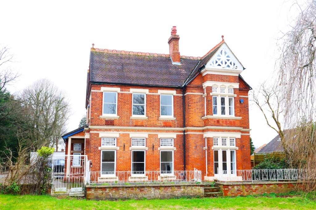 4 bedroom character property for rent in Ropley House, Milton Keynes, MK1