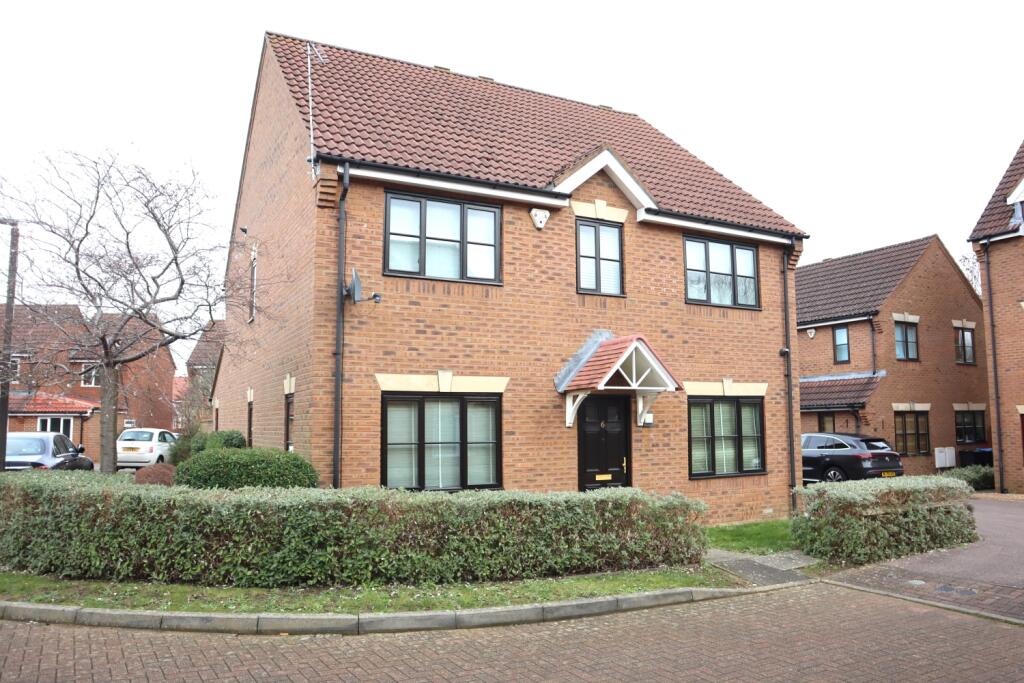 4 bedroom detached house for rent in Earlshall Place, Westcroft, Milton Keynes, MK4