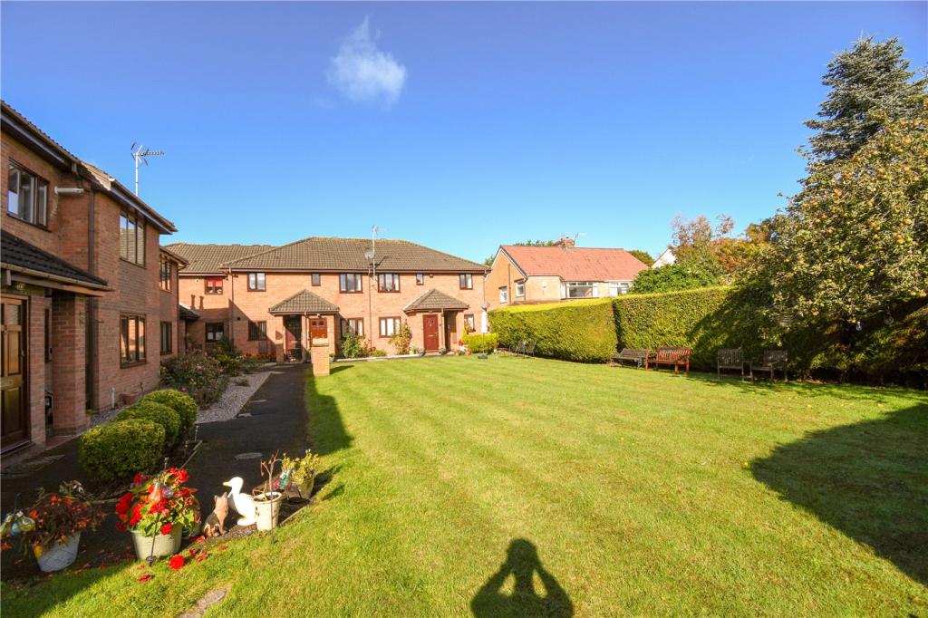 2 bedroom flat for sale in Greasby Road, Greasby, Wirral, CH49