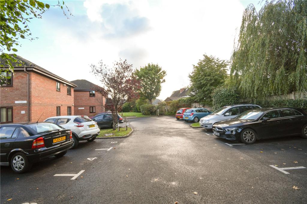2 bedroom flat for sale in Greasby Road, Greasby, Wirral, CH49