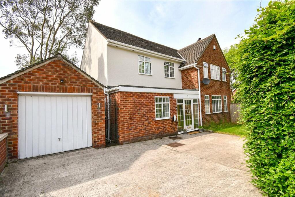 4 bedroom detached house for sale in Caulfield Drive, Greasby, Wirral, CH49
