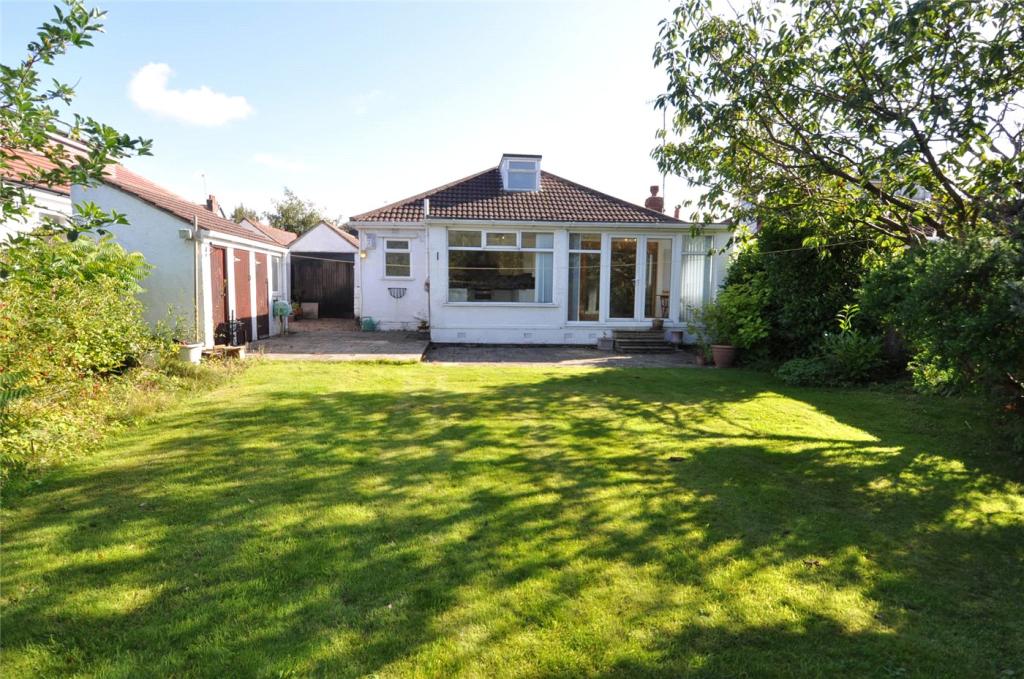 2 bedroom bungalow for sale in Avenue, Upton, Wirral, CH49