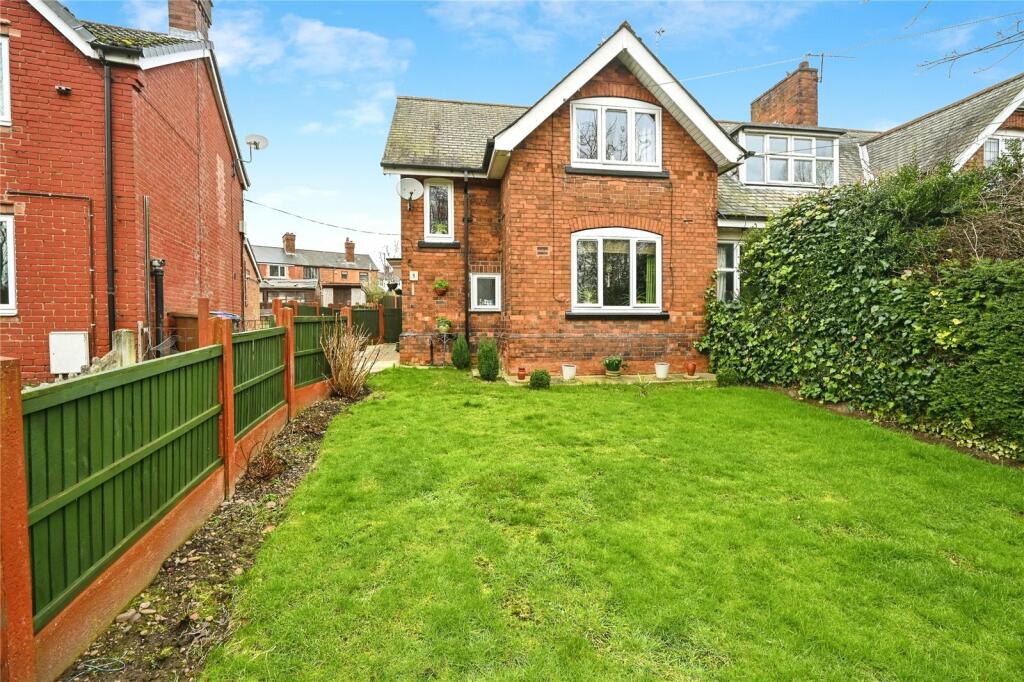 3 bedroom semidetached house for sale in Netherfield Lane, Meden Vale