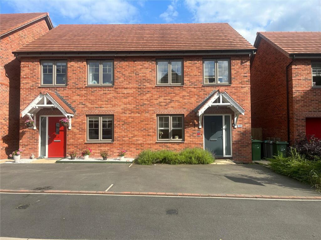 3 bedroom semidetached house for sale in Waterfield Way, Clipstone