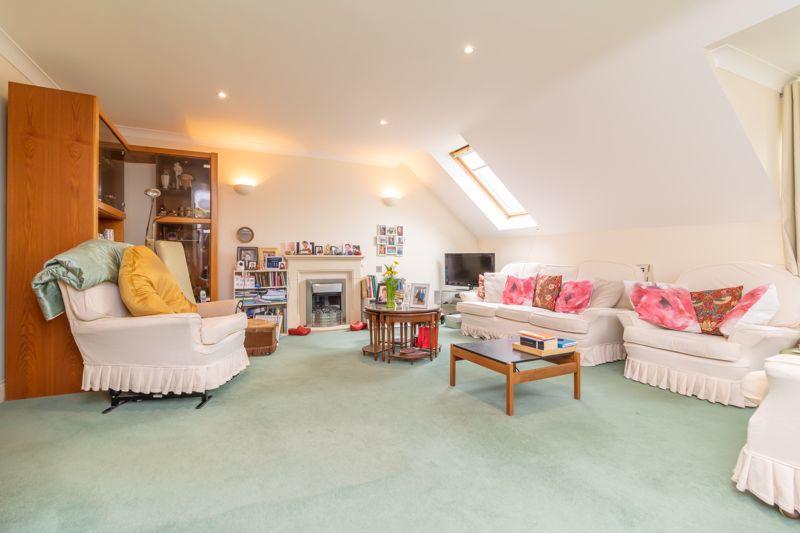 2 bedroom retirement property for sale in Limpsfield Road, Warlingham, CR6