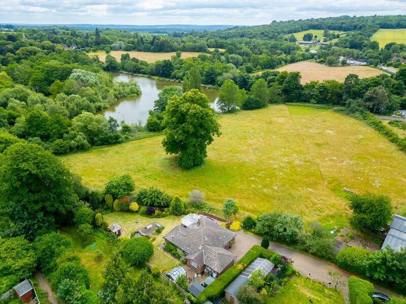 3 bedroom bungalow for sale in High Street, Godstone, RH9