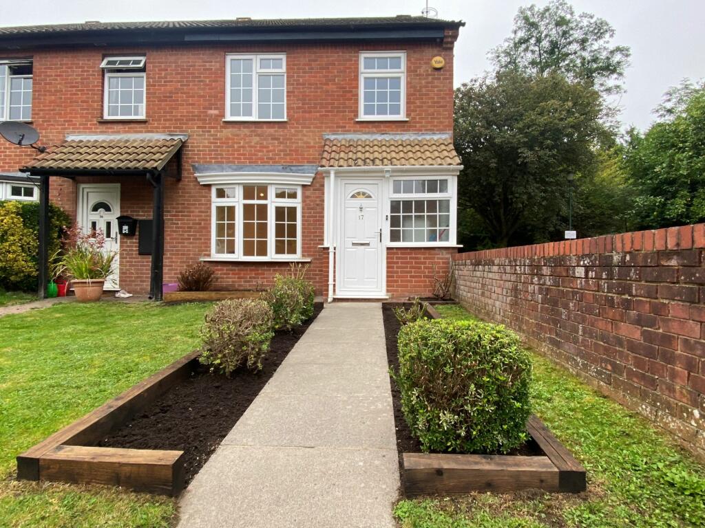 3 bedroom end of terrace house for rent in Snakeley Close, Loudwater, HP10