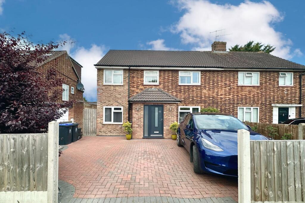Main image of property: Candlemas Mead, Beaconsfield, HP9