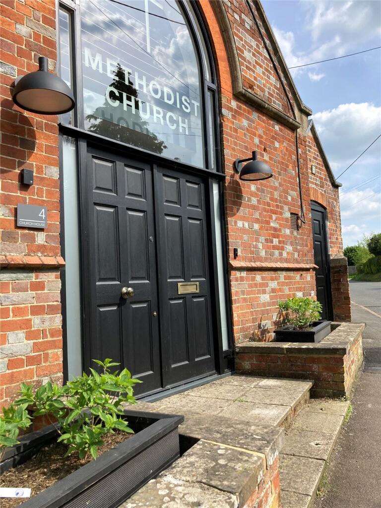 2 bedroom semidetached house for sale in Inkpen Road, Kintbury, Hungerford, Berkshire, RG17