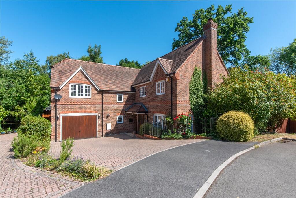 Main image of property: The Cedars, Headley, Thatcham, Berkshire, RG19