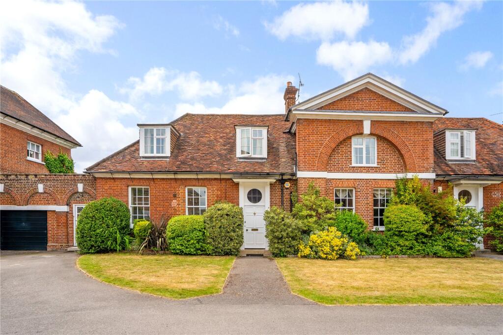Main image of property: Calcot Court, Calcot, Reading, Berkshire, RG31
