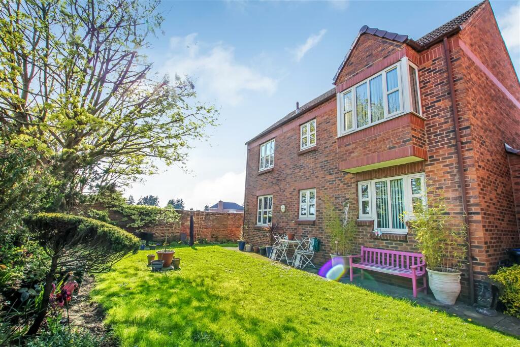 1 bedroom retirement property for sale in Applegarth Court