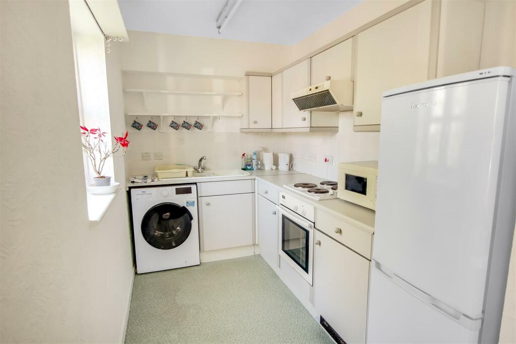 1 bedroom retirement property for sale in Applegarth Court