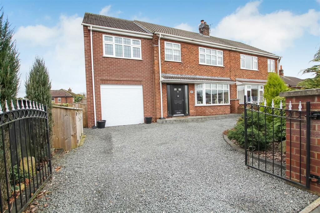 5 bedroom semidetached house for sale in Millfield Avenue