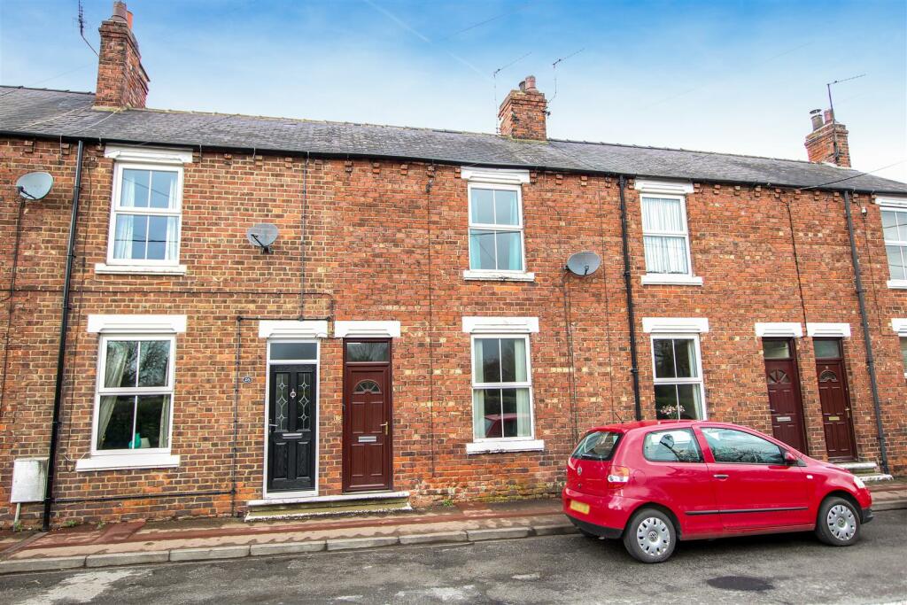 2 bedroom terraced house for sale in Northallerton Road, Brompton, Northallerton, DL6