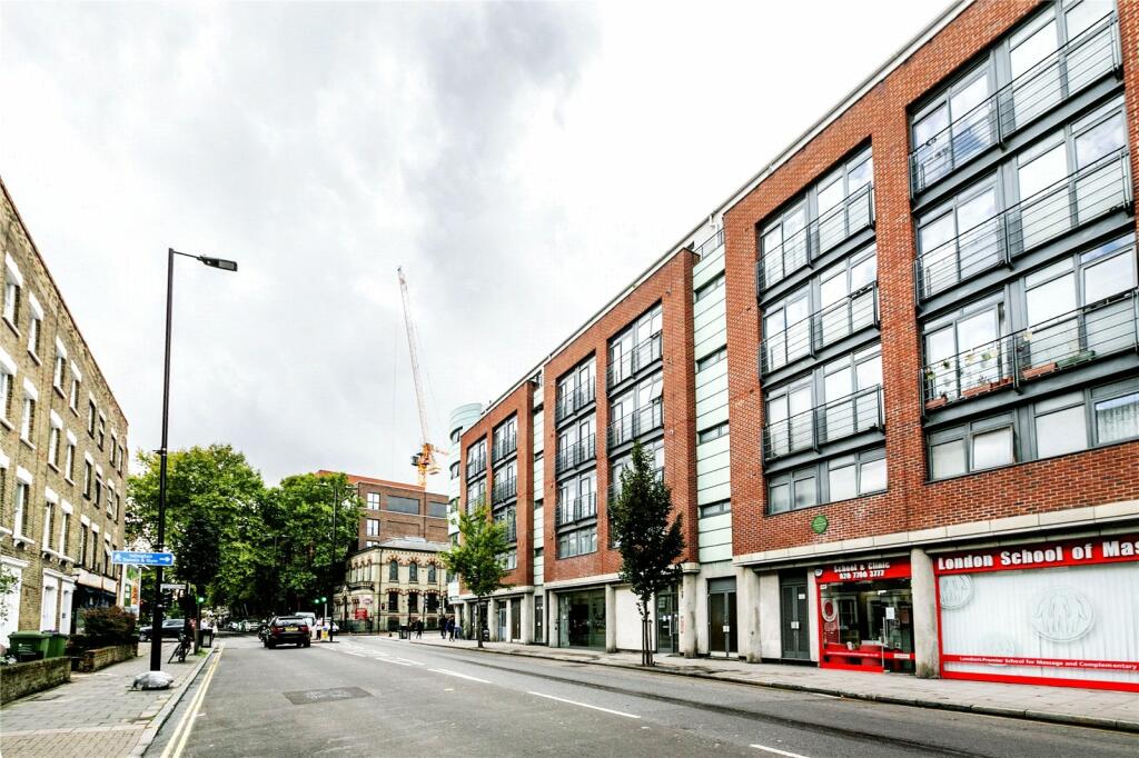 3 bedroom duplex for sale in York Way, Camden, London, N7