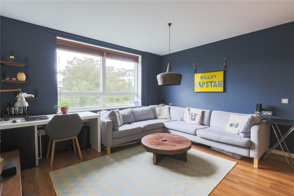 2 Bedroom Apartment For Sale In Market Road Islington London N7   54266 DAN230104 IMG 00 0000 