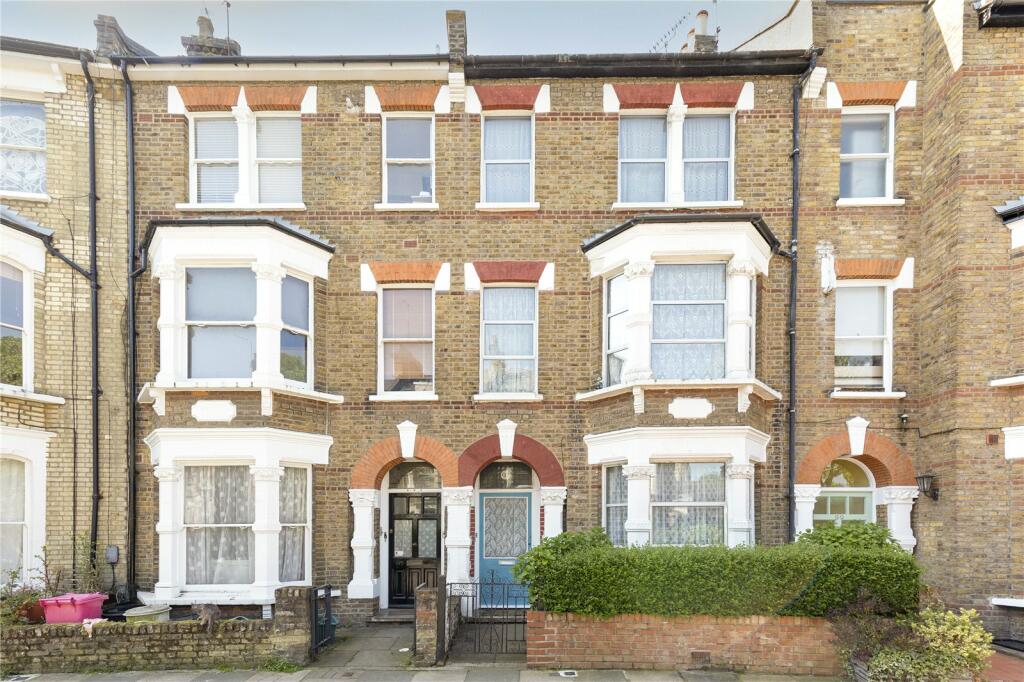 6 bedroom terraced house for sale in Crayford Road, Islington, London, N7