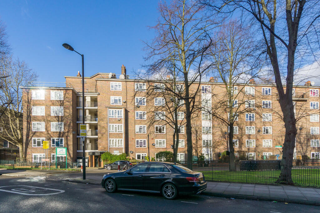 3 bedroom apartment for sale in Tufnell Park Road, Islington, London, N7