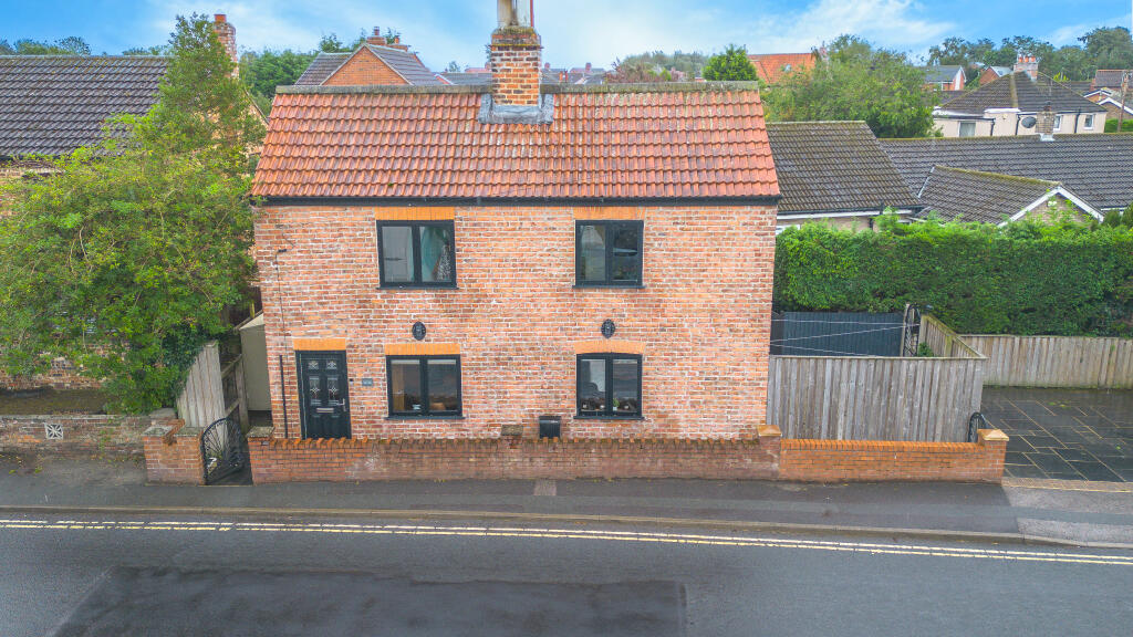 4 bedroom detached house