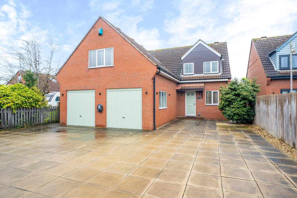 Main image of property: Selby Road, Eggborough, North Yorkshire DN14