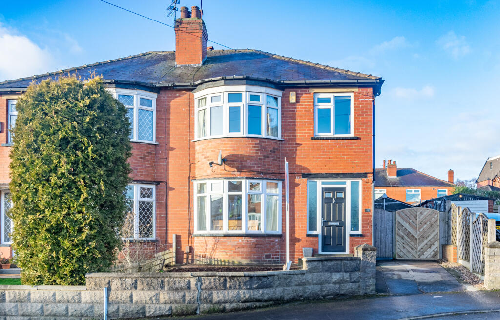 3 bedroom semidetached house for sale in Montagu Gardens, Oakwood, Leeds, LS8
