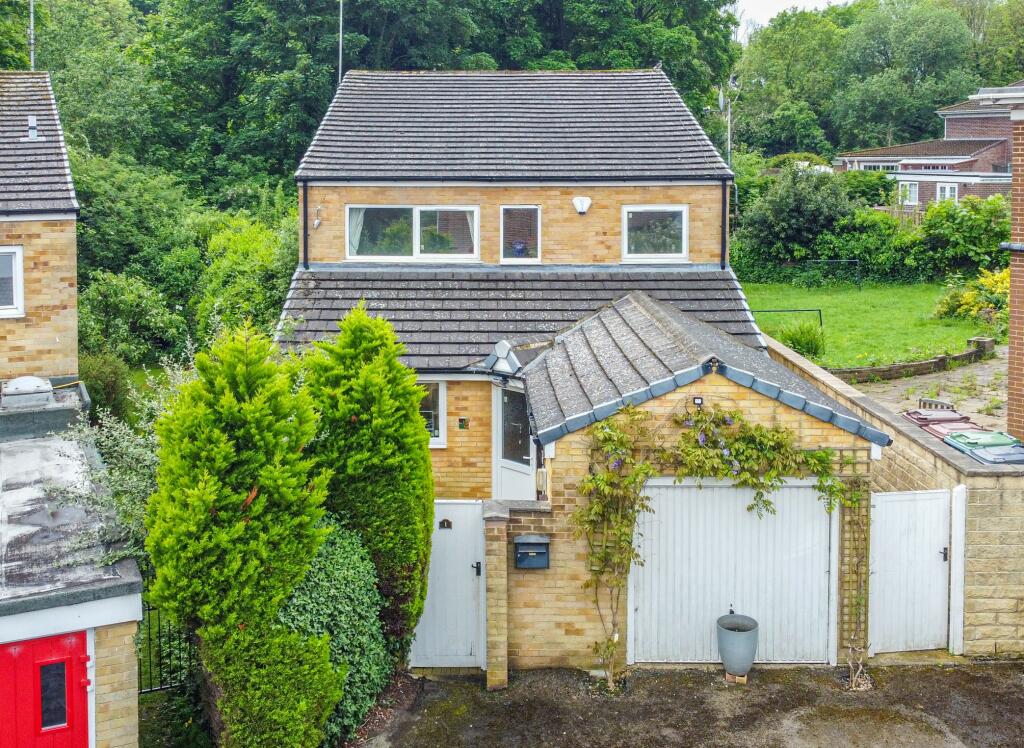 4 bedroom detached house for sale in Sycamore Court, Leeds, LS8