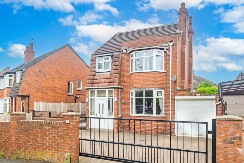 3 bedroom detached house for sale in Ring Road Crossgates, Ring Road