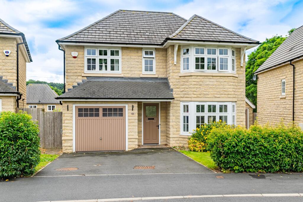 4 bedroom detached house for sale in Bletchley Way, Horsforth, LS18