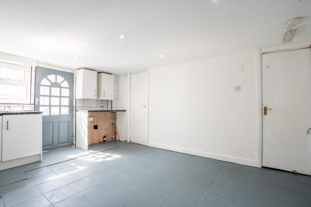 Main image of property: Broughton Terrace, Leeds, LS9