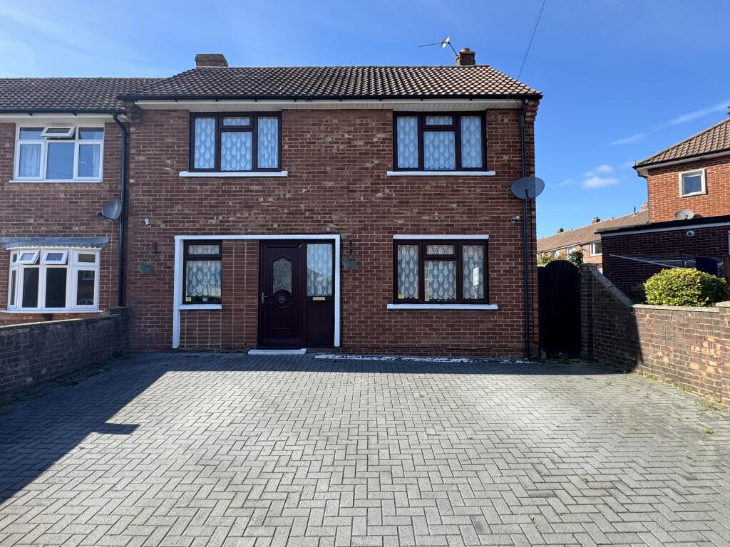 Main image of property: Holly Close, Sarisbury Green