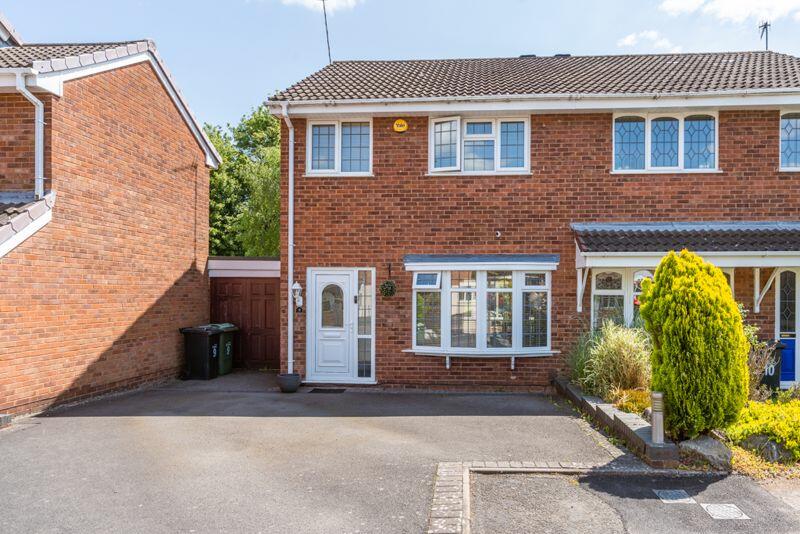 3 bedroom semidetached house for sale in Kilburn Drive, Kingswinford, DY6