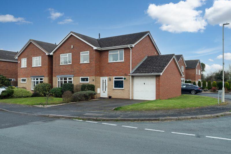 4 bedroom detached house for sale in Monteagle Drive, Kingswinford, DY6