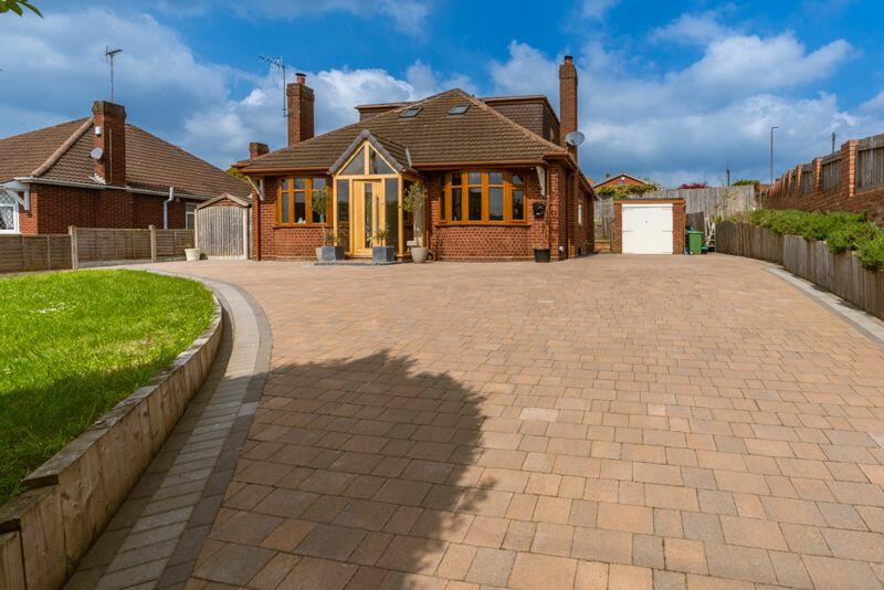 4 bedroom detached house for sale in Cinder Road, Gornal, Dudley, DY3