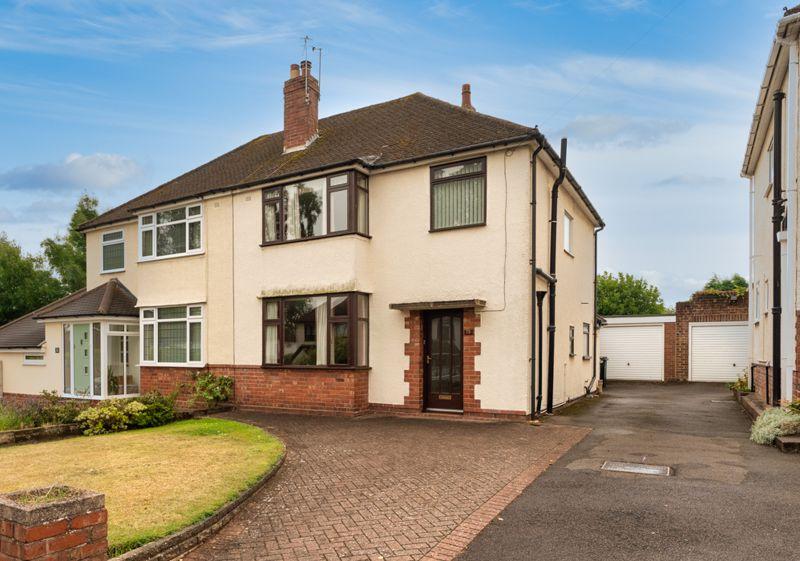 3 bedroom semidetached house for sale in Kingsley Road, Kingswinford, DY6