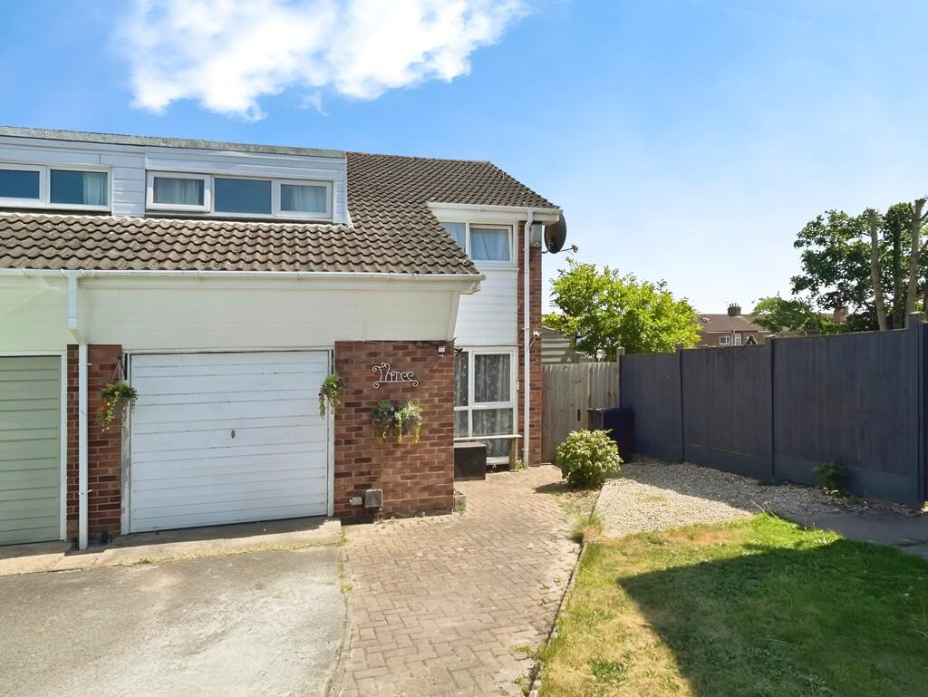 Main image of property: Maple Close, Gainsborough