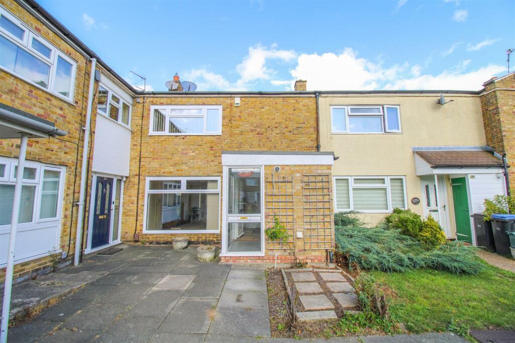 2 bedroom terraced house for sale in Longfield, Harlow, CM18