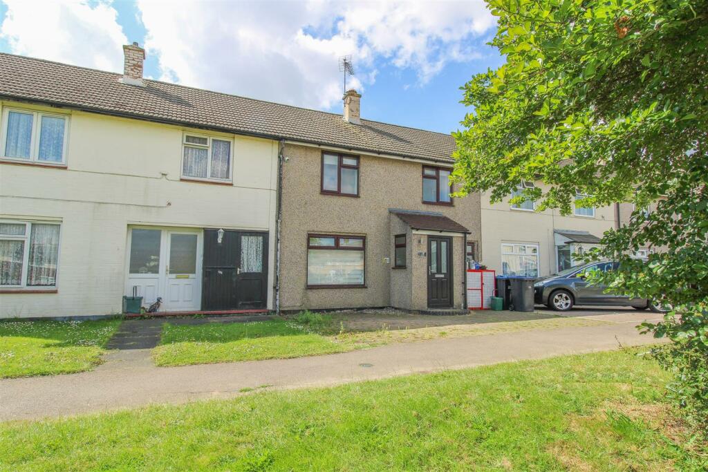 3 bedroom terraced house for sale in Potters Field, Harlow, CM17